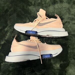 Women’s size 8 Nike air zoom type “orange pearl”